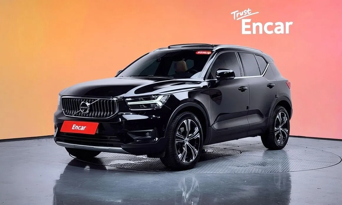 Volvo XC40 — фото 1