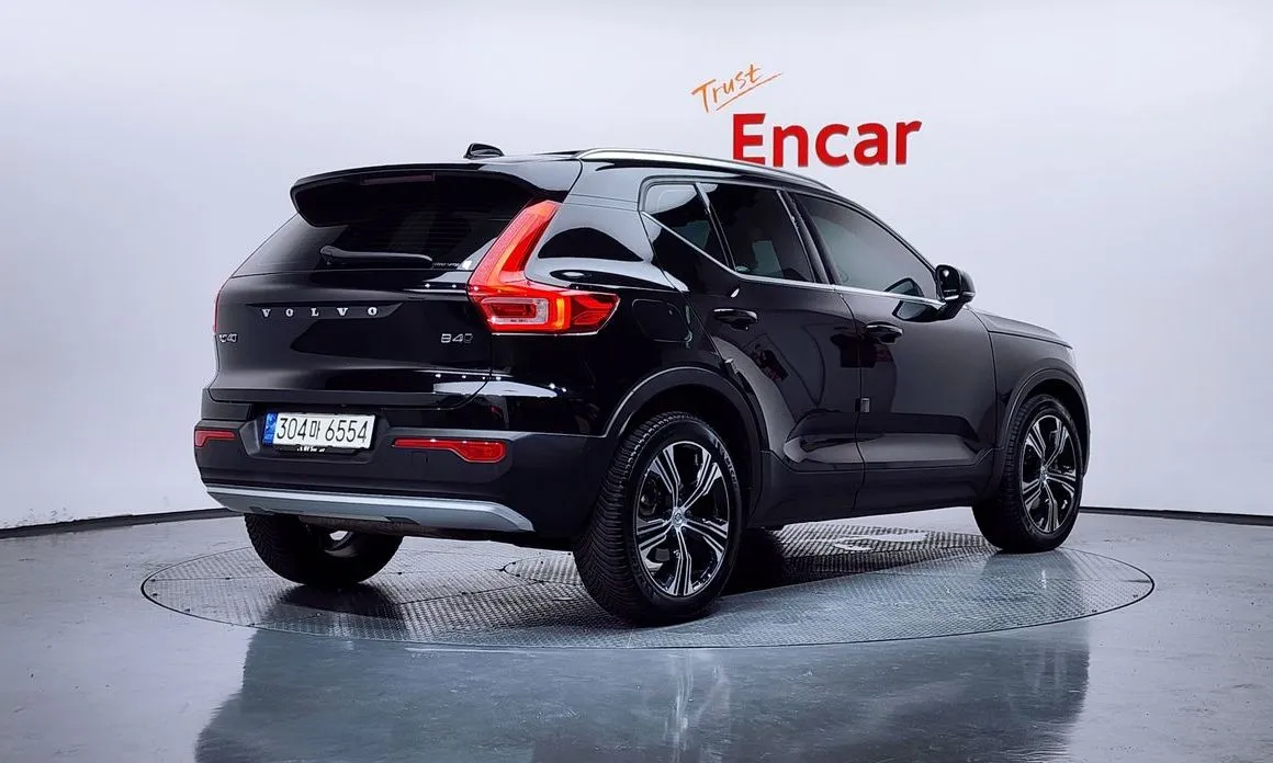 Volvo XC40 — фото 5