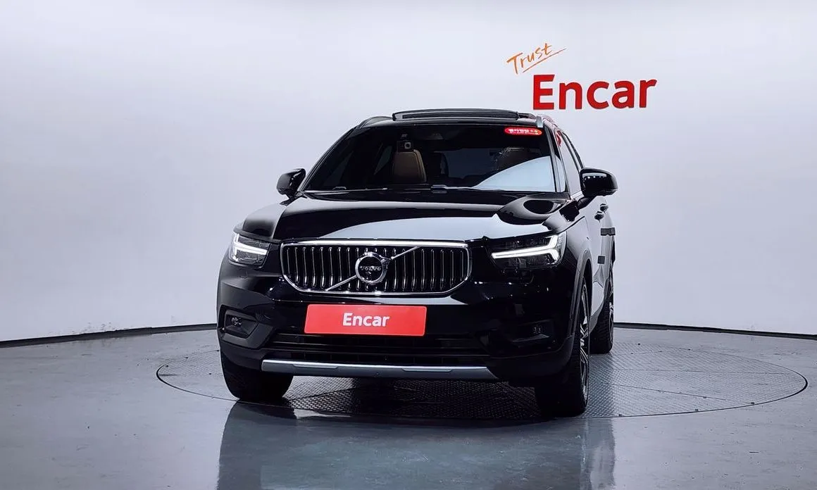 Volvo XC40 — фото 7