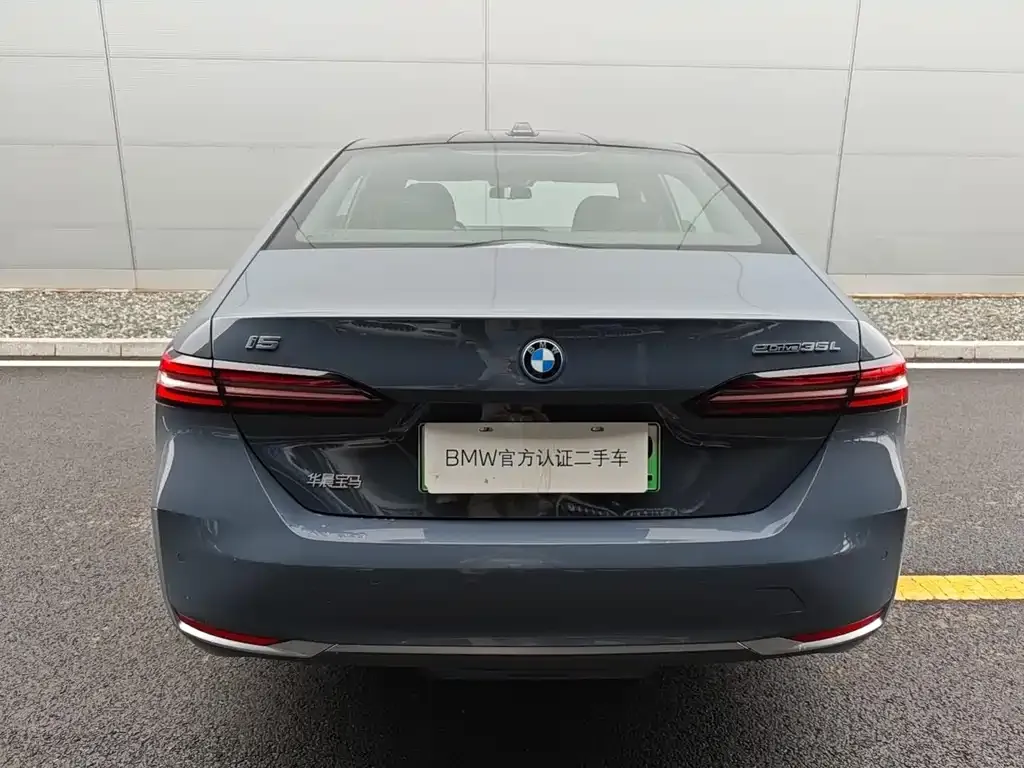 BMW i5 — фото 8