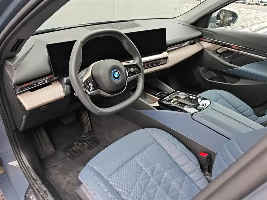 BMW i5 — фото 9