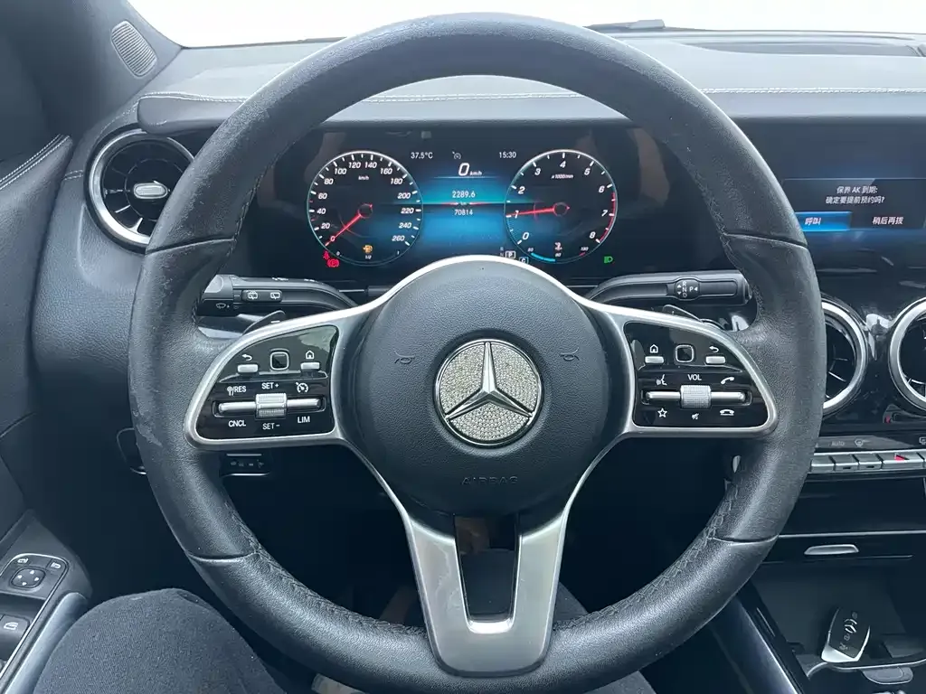 Mercedes-Benz GLA — фото 8