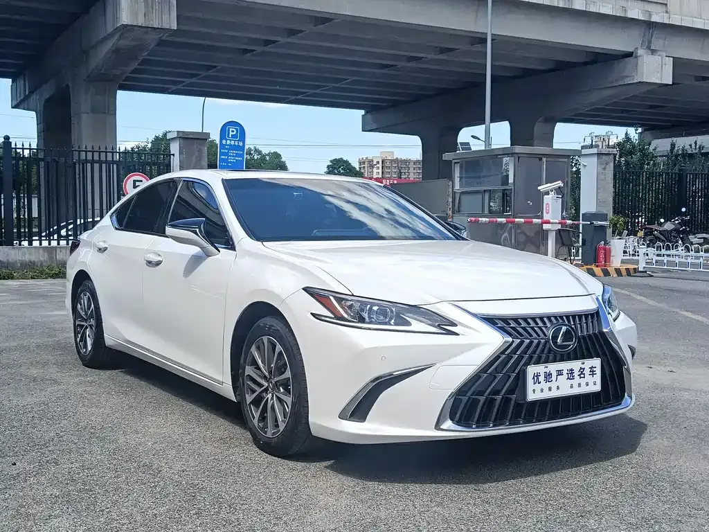 Lexus ES — фото 5