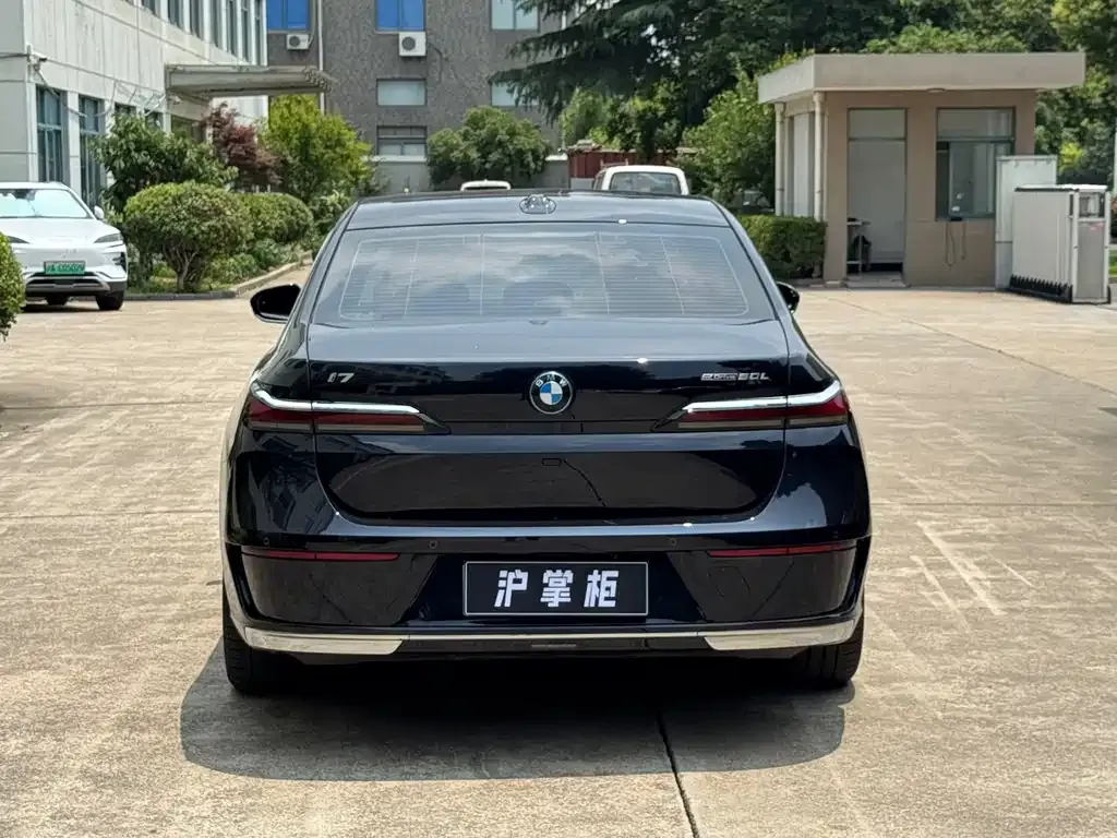 BMW i7 — фото 6