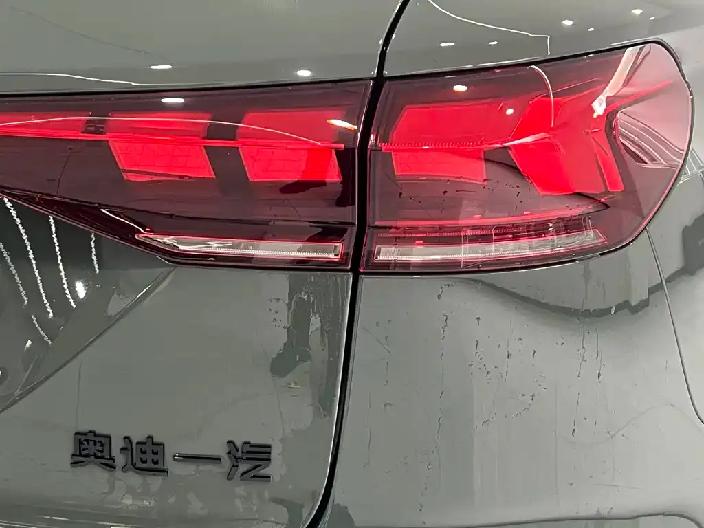 Audi Q6L e-tron — фото 7