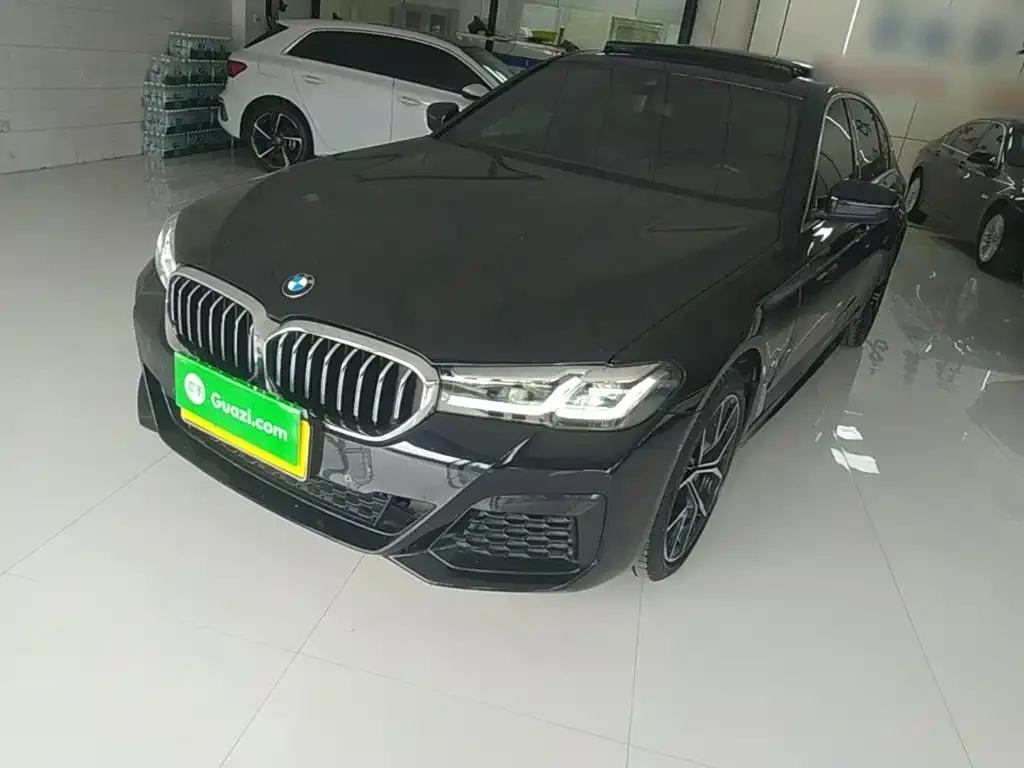 BMW 5 Series — фото 1