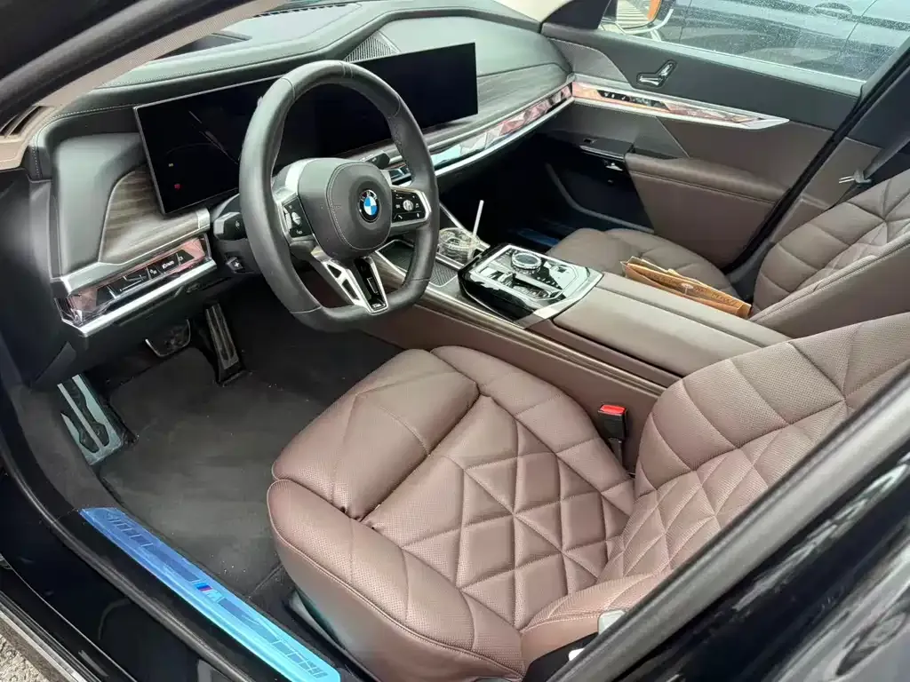 BMW 7 Series — фото 4
