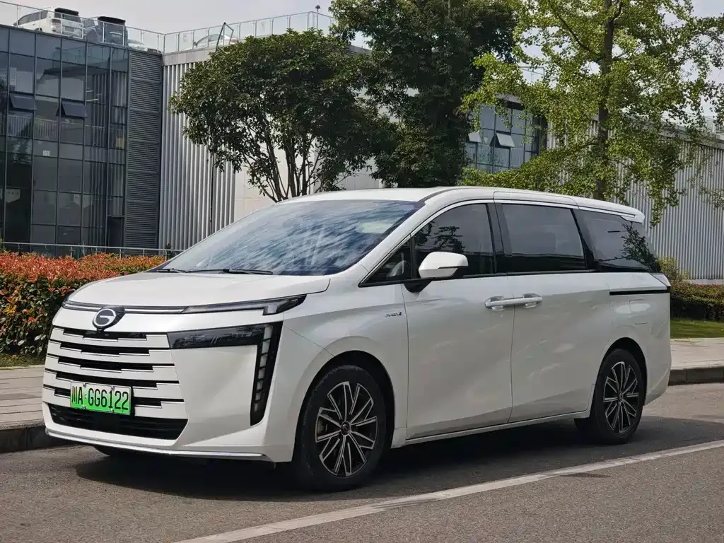 GAC Motor 传祺E8 PHEV — фото 1