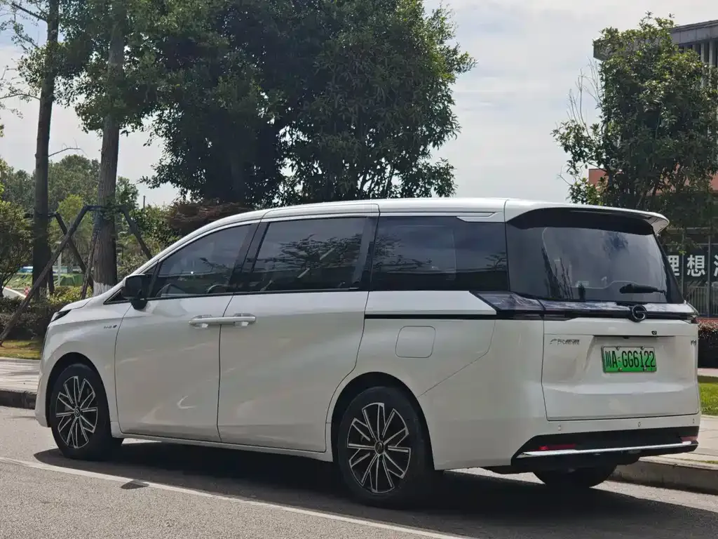 GAC Motor 传祺E8 PHEV — фото 2