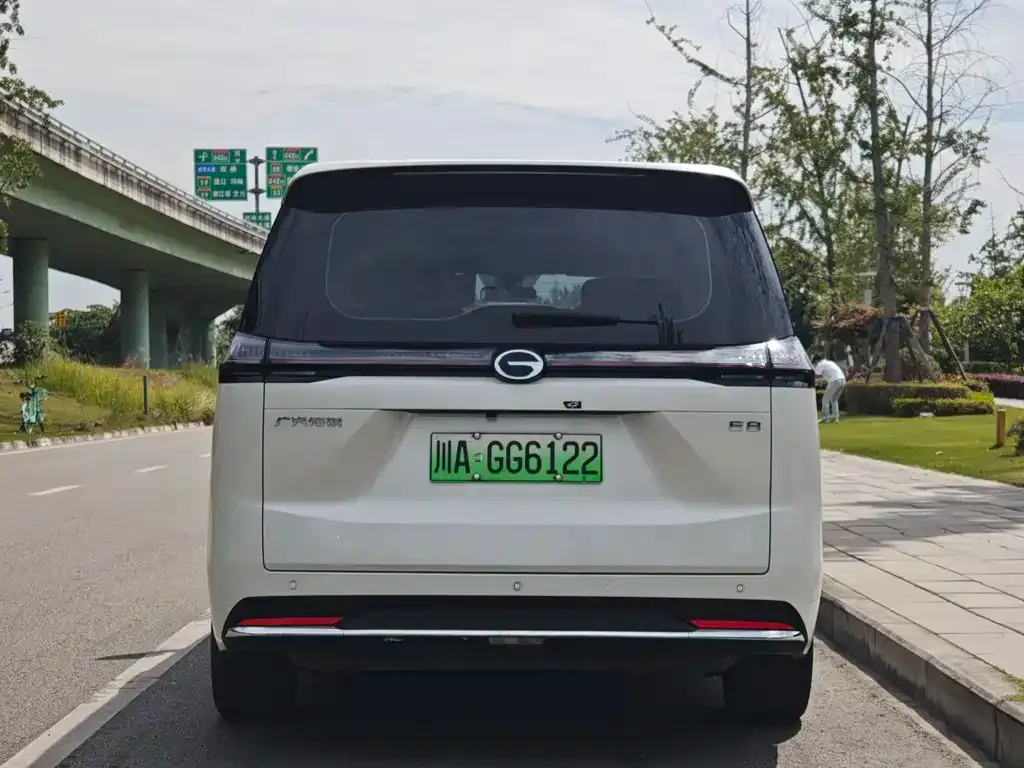 GAC Motor 传祺E8 PHEV — фото 7