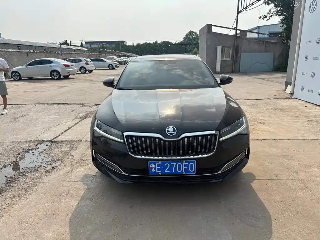 Skoda Superb — фото 5