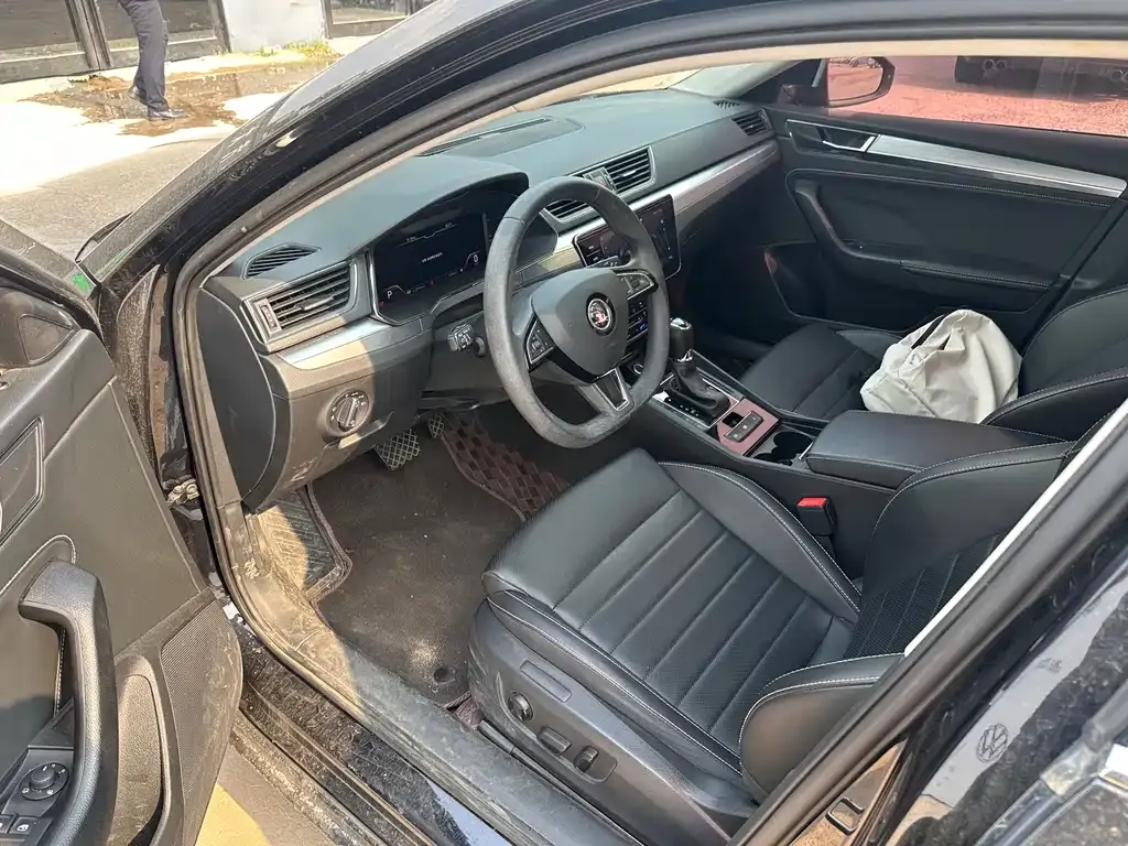 Skoda Superb — фото 8