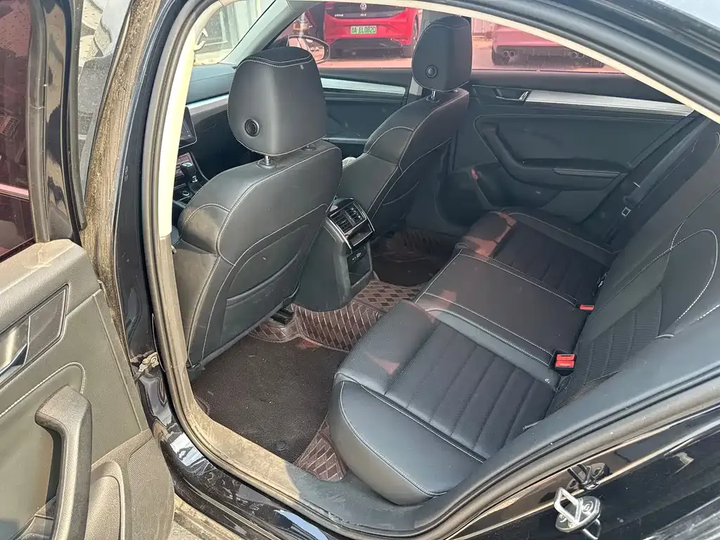 Skoda Superb — фото 6