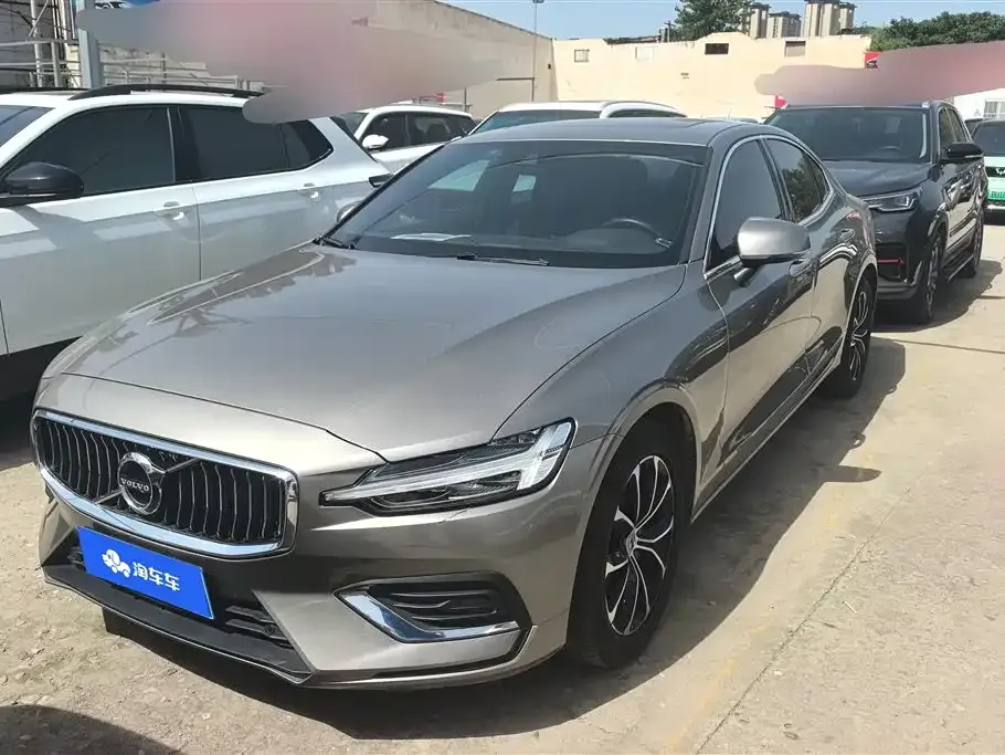 Volvo S60 — фото 1