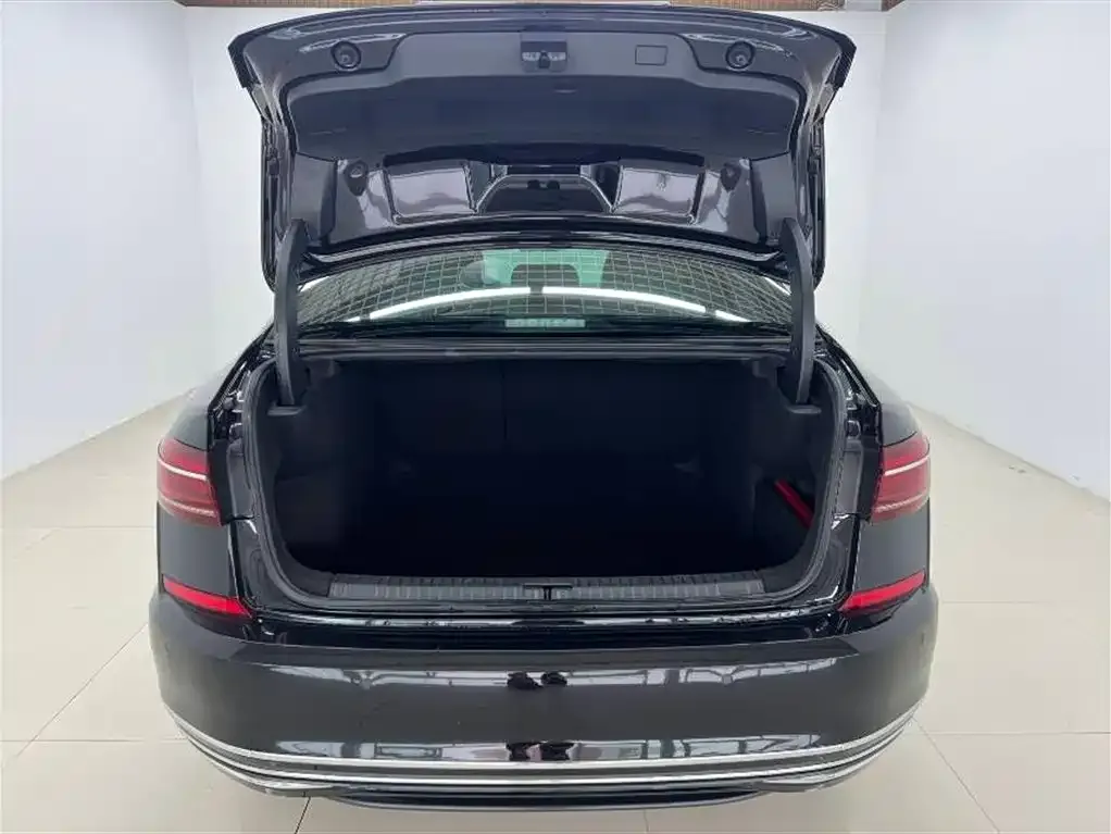 Volkswagen Passat — фото 8