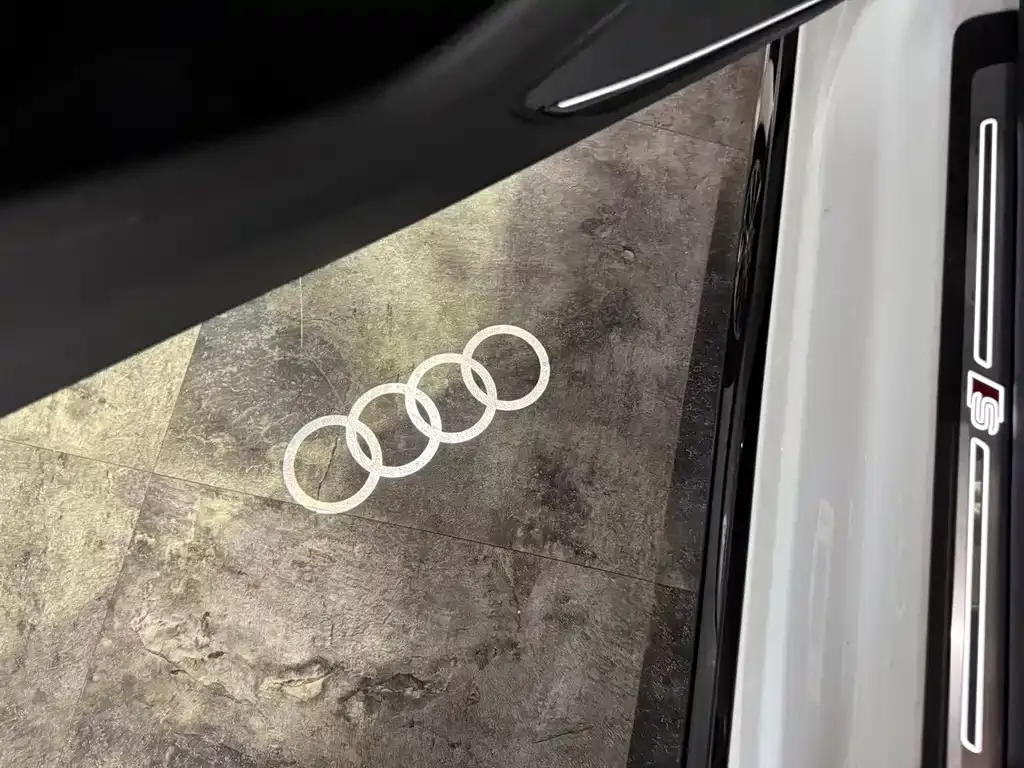 Audi A4L — фото 6