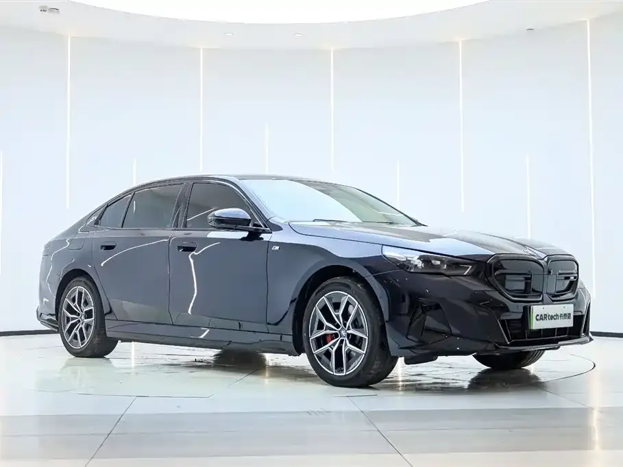 BMW i5 — фото 10