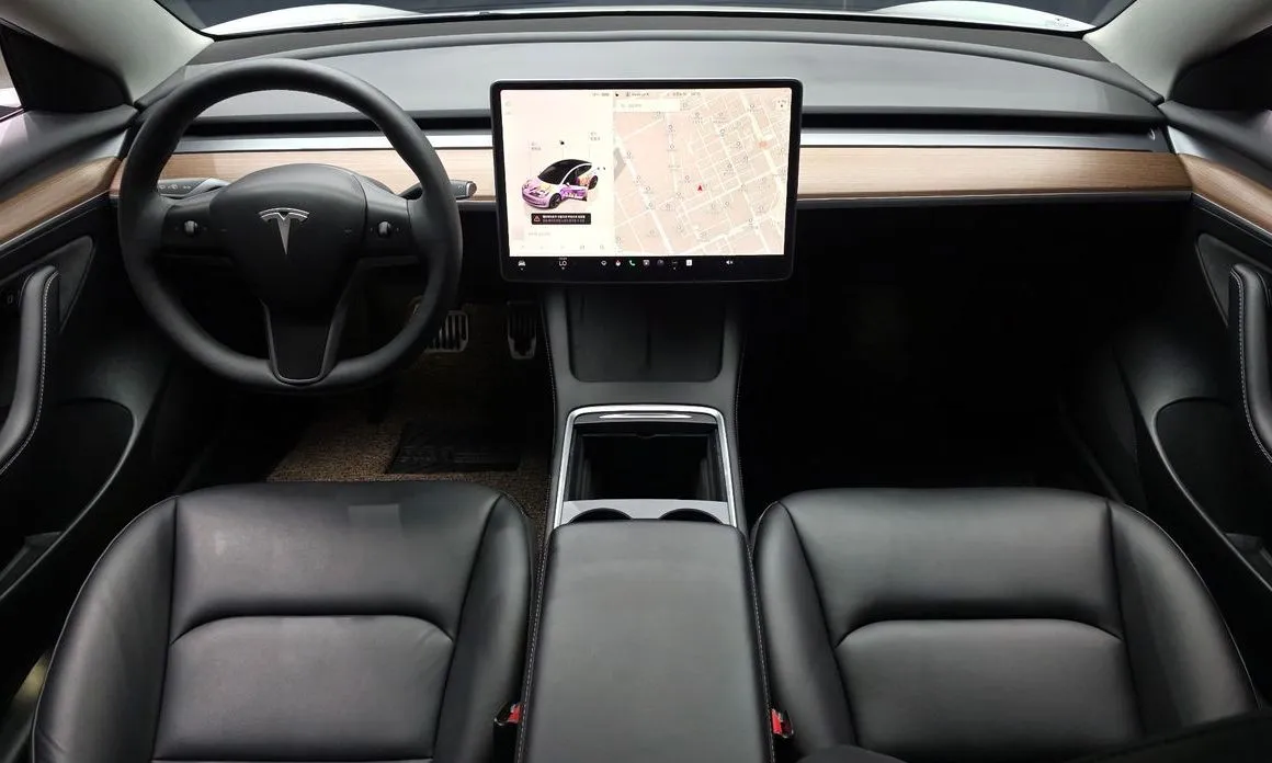 Tesla Model 3 — фото 3