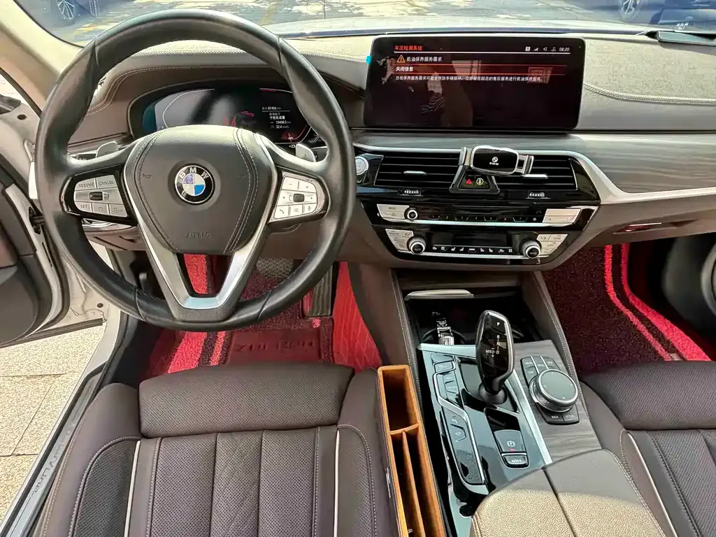 BMW 5 Series — фото 6