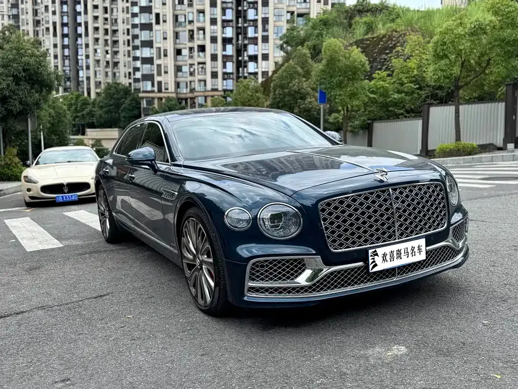 Bentley Flying Spur — фото 6