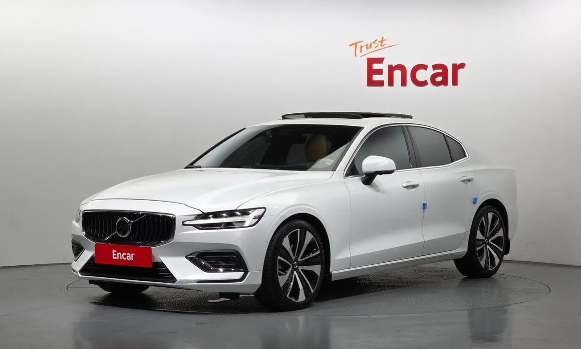 Volvo S60 — фото 1