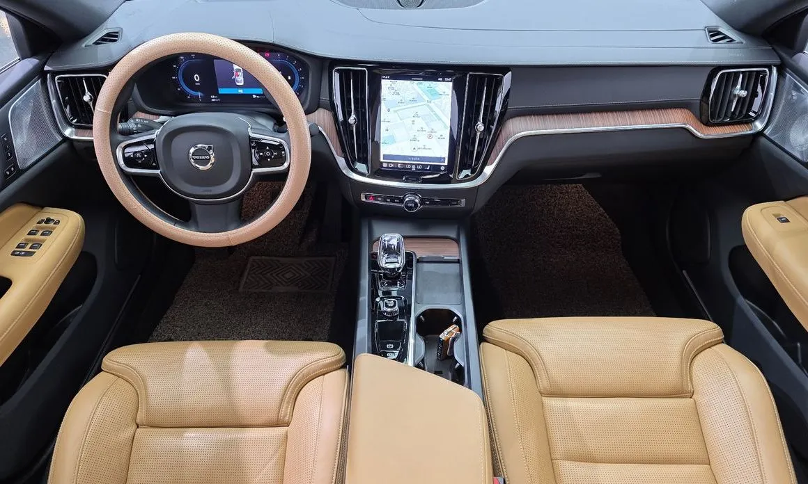 Volvo S60 — фото 10