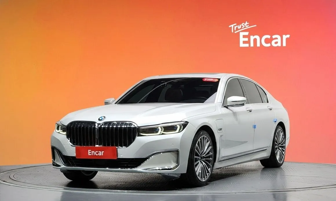 BMW 7-Series — фото 1
