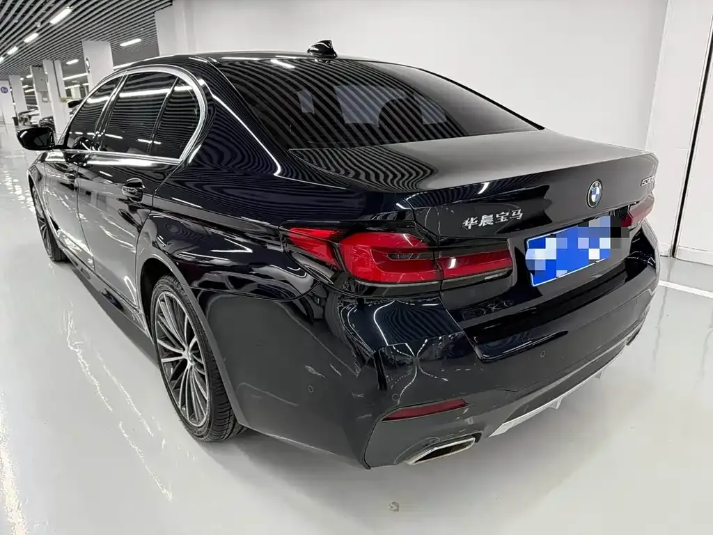 BMW 5 Series — фото 2