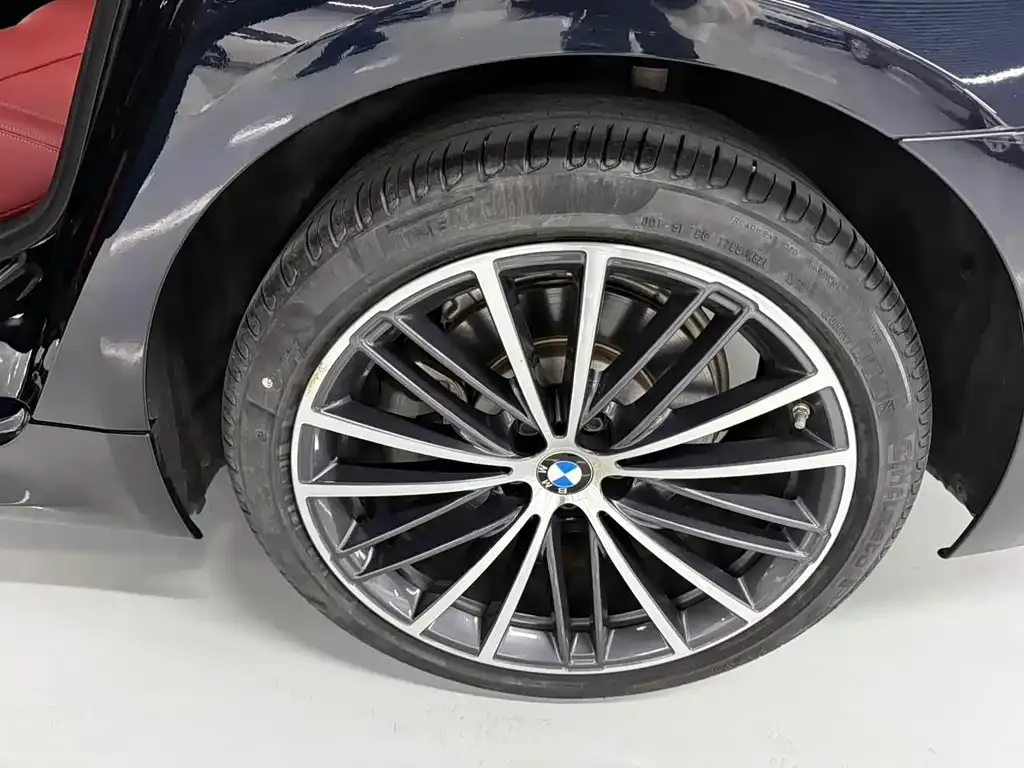 BMW 5 Series — фото 10