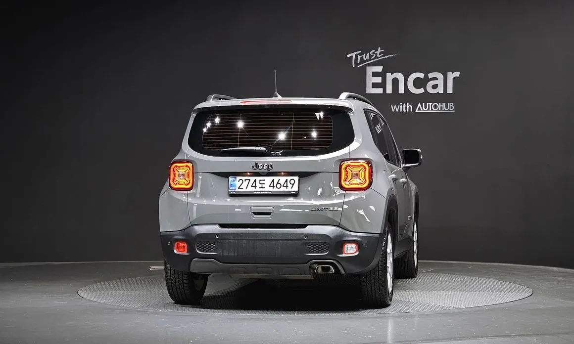 Jeep Renegade — фото 2