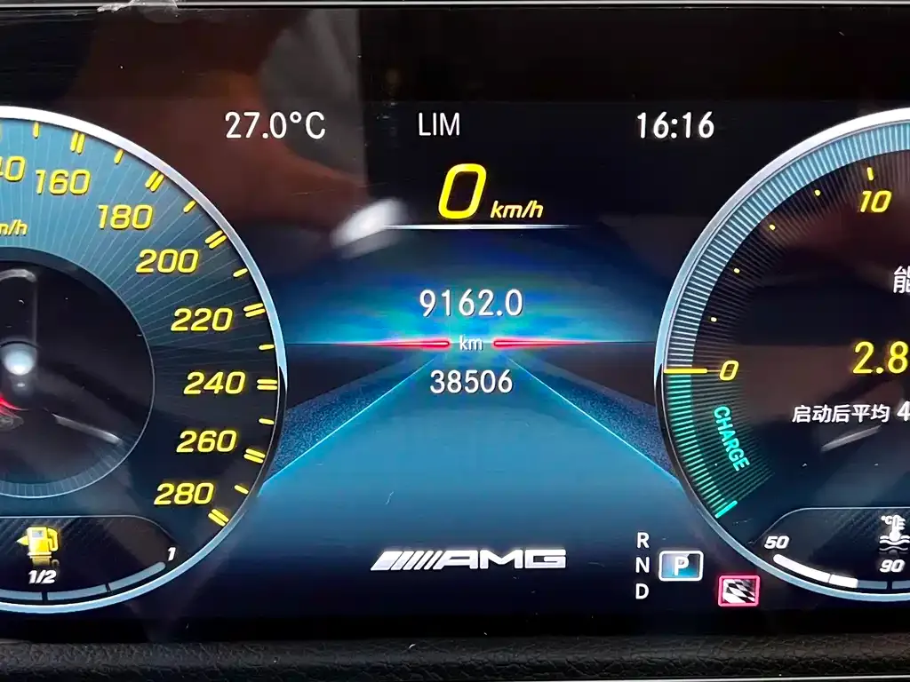Mercedes-Benz GLB AMG — фото 10