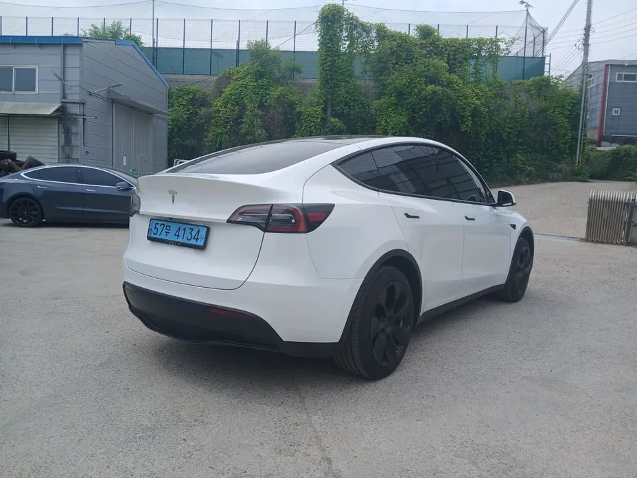 Tesla Model Y — фото 9
