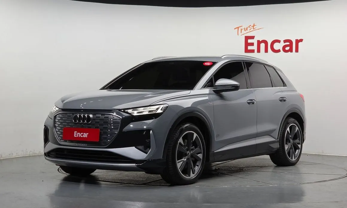 Audi Q4 e-tron — фото 1