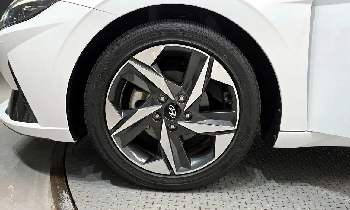 Hyundai AVANTE — фото 9