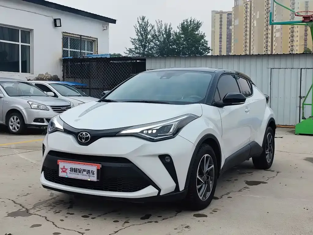 Toyota C-HR — фото 1