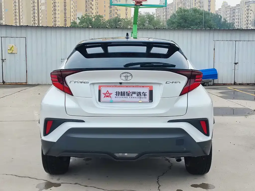 Toyota C-HR — фото 8