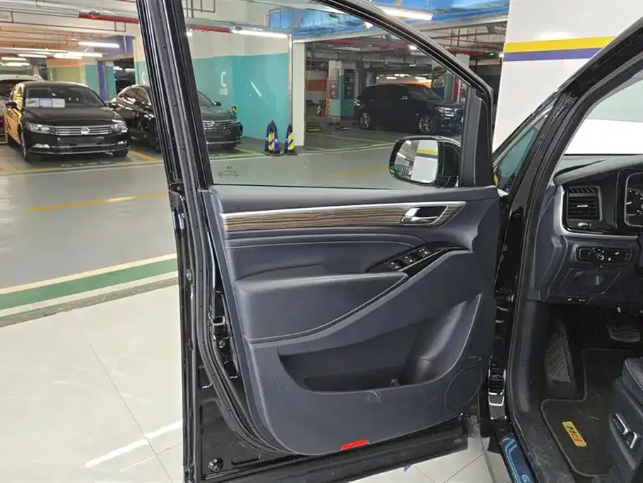 GAC Motor Trumpchi M8 — фото 10