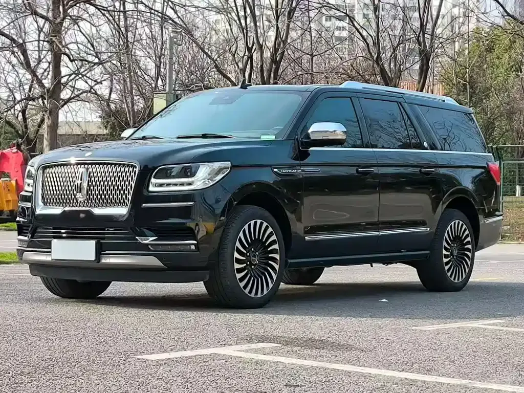 Lincoln Navigator — фото 1