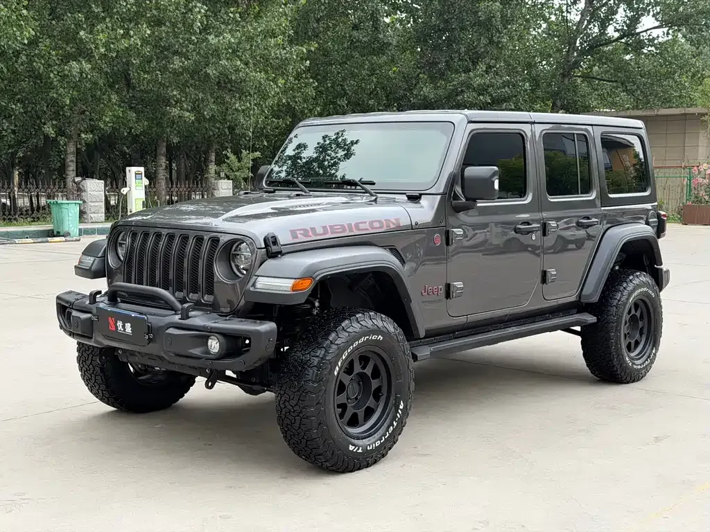 Jeep Wrangler — фото 1