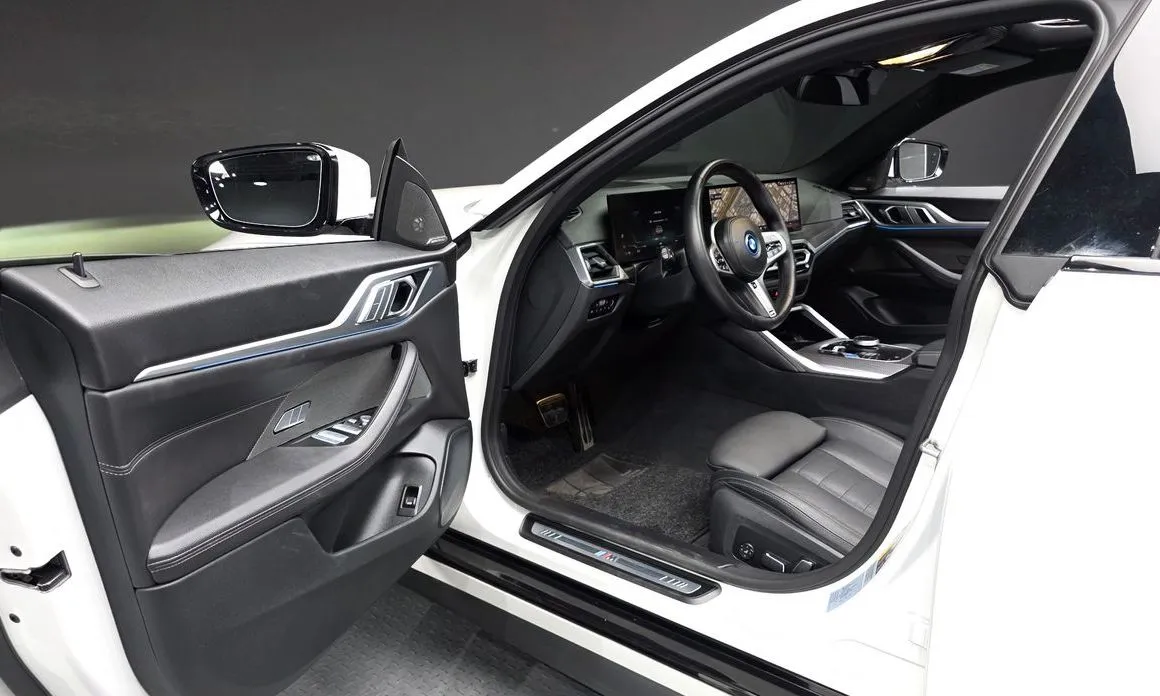 BMW i4 — фото 7