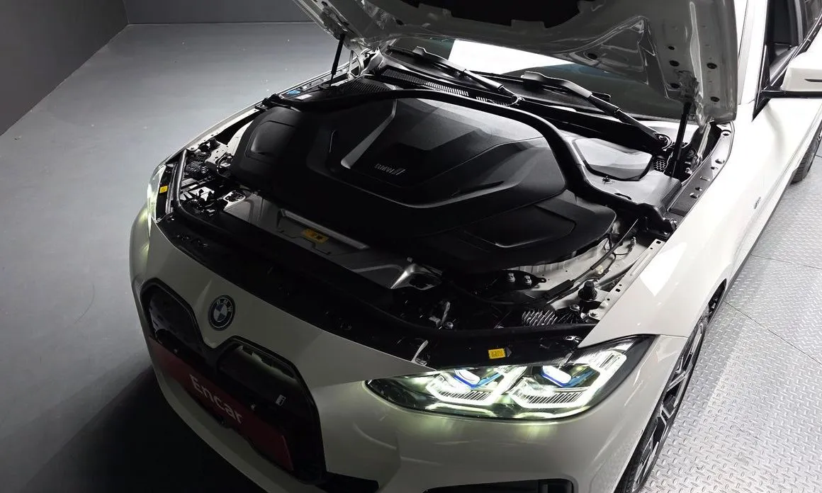 BMW i4 — фото 6