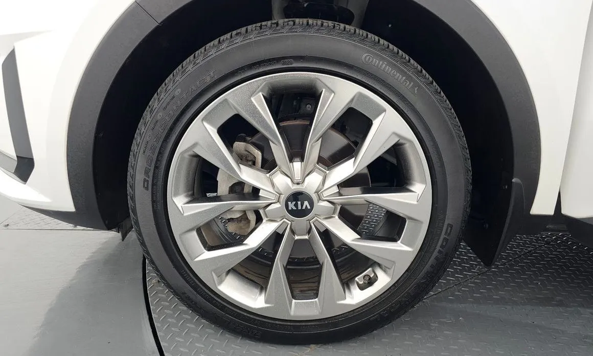 Kia Sorento — фото 6