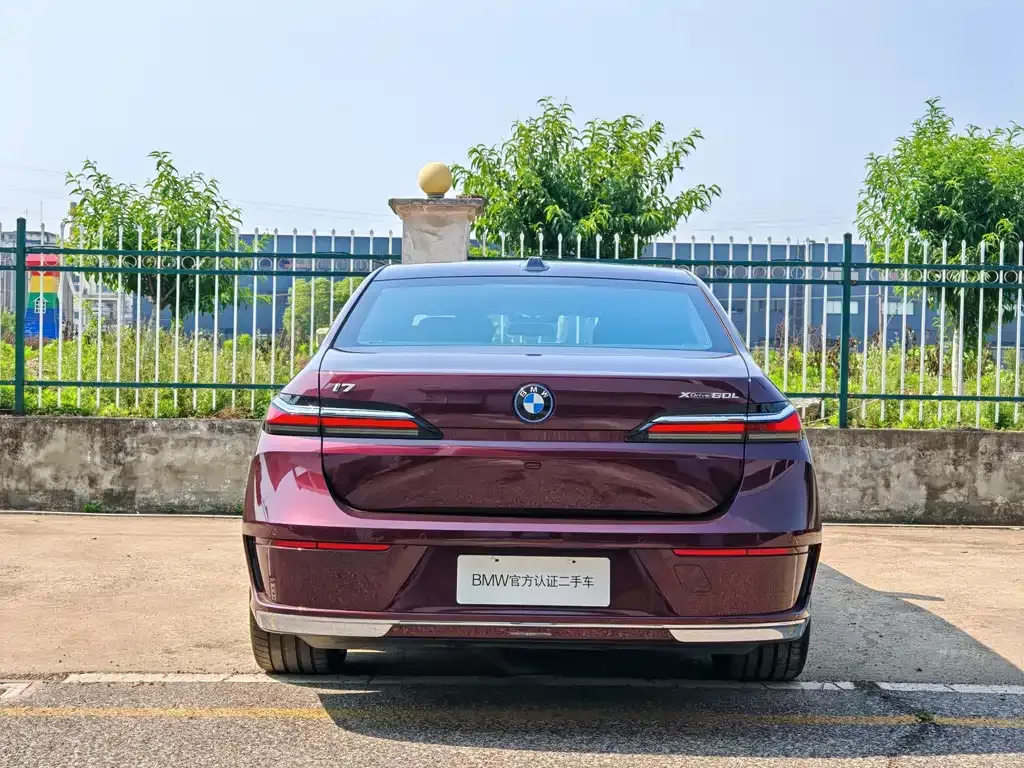 BMW i7 — фото 10