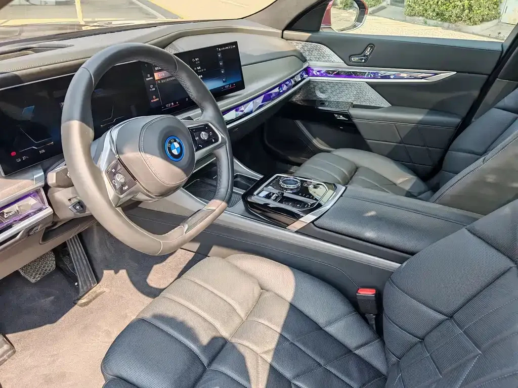 BMW i7 — фото 4