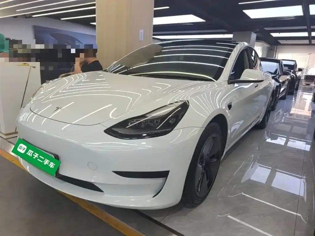 Tesla Model 3 — фото 4