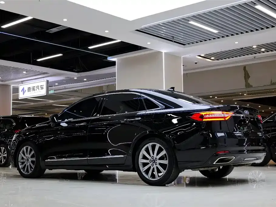 Ford Taurus — фото 10