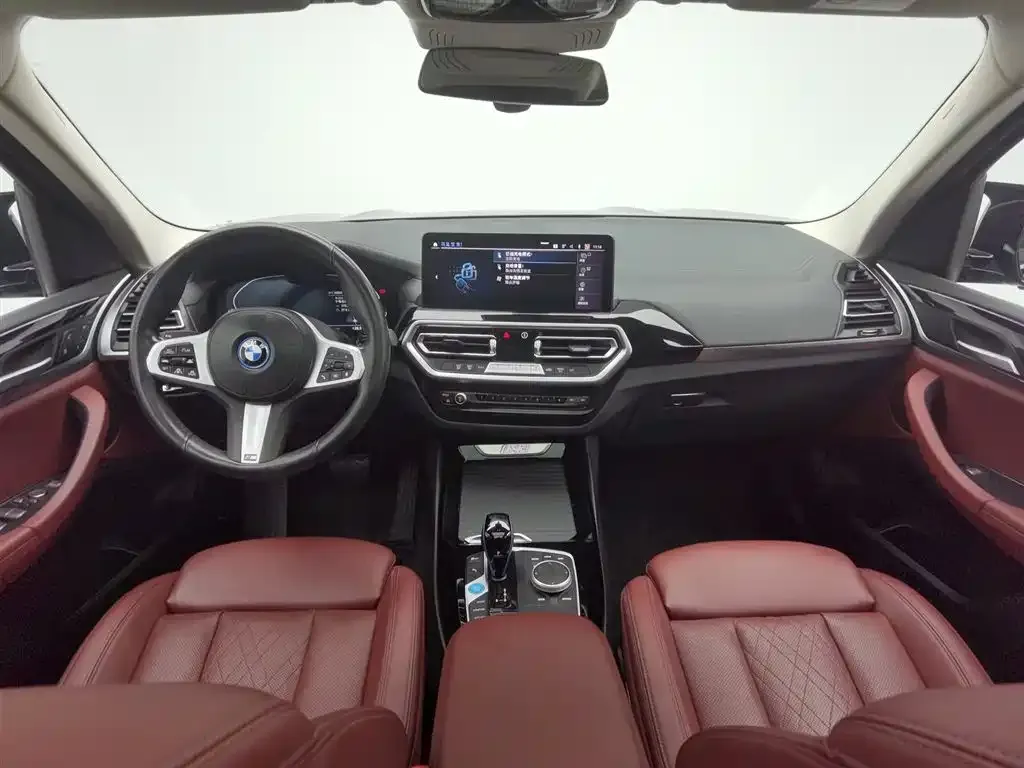BMW iX3 — фото 10
