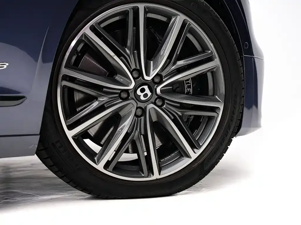 Bentley Flying Spur — фото 6