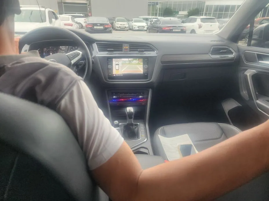 Volkswagen Tiguan — фото 4