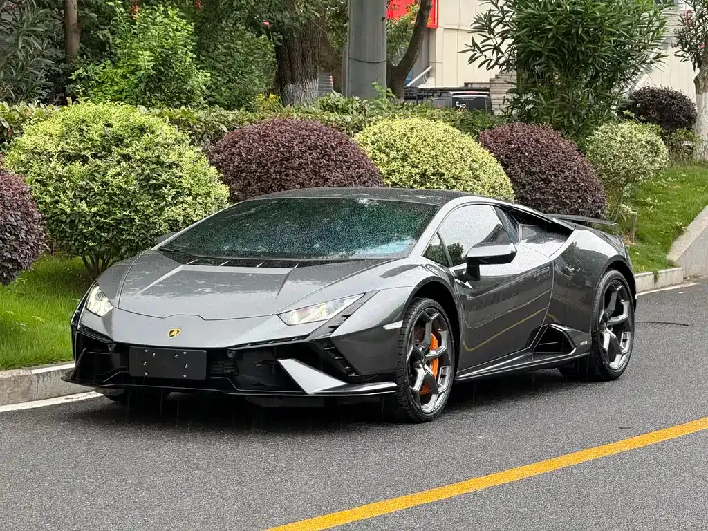 Lamborghini Huracan — фото 1